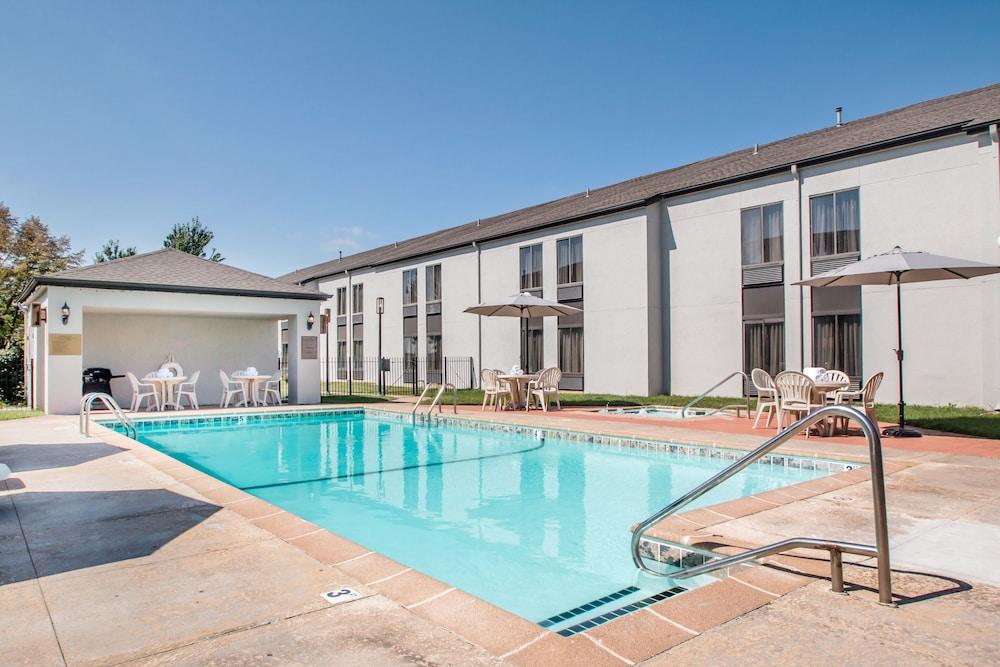 Greenstay Inn & Suites Court View سبرينغفيلد المظهر الخارجي الصورة