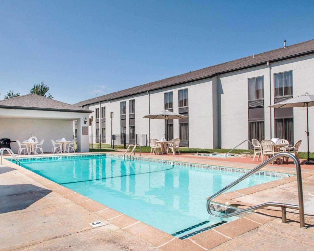 Greenstay Inn & Suites Court View سبرينغفيلد المظهر الخارجي الصورة