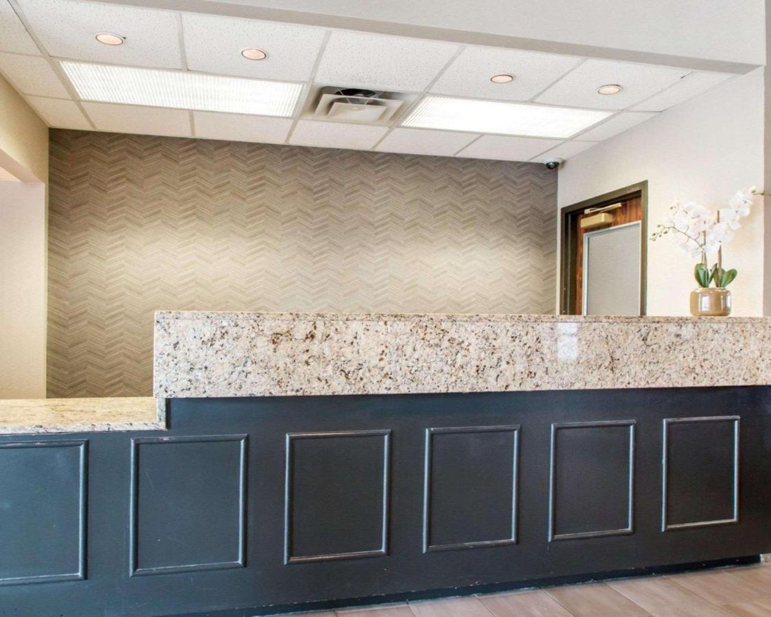 Greenstay Inn & Suites Court View سبرينغفيلد المظهر الخارجي الصورة