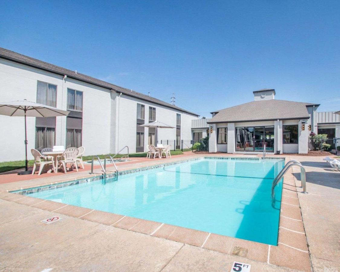 Greenstay Inn & Suites Court View سبرينغفيلد المظهر الخارجي الصورة